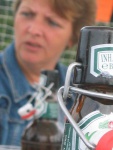 Silvia achter een biertje.JPG