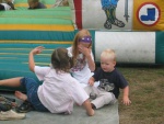 Springkussen bij de BBQ 03.JPG